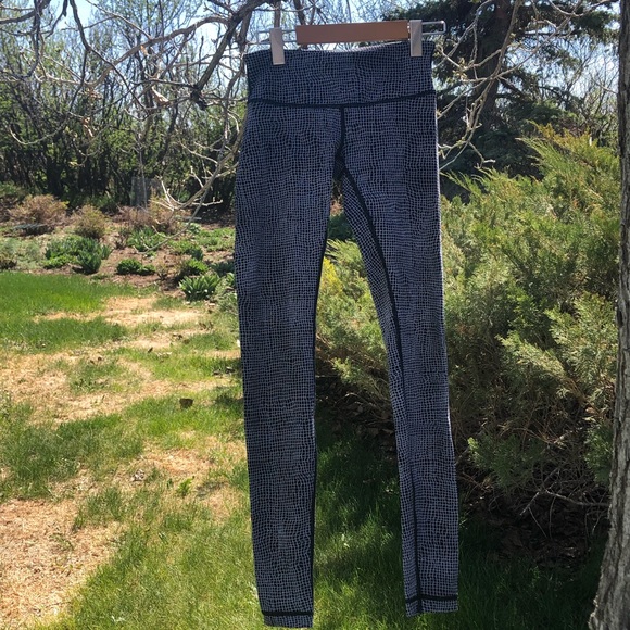 lululemon athletica Pants - Lululemon black and white patterned leggings